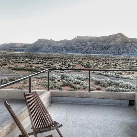 Canyon Oasis Suite With Grand Mesa View Big Water Exterior photo
