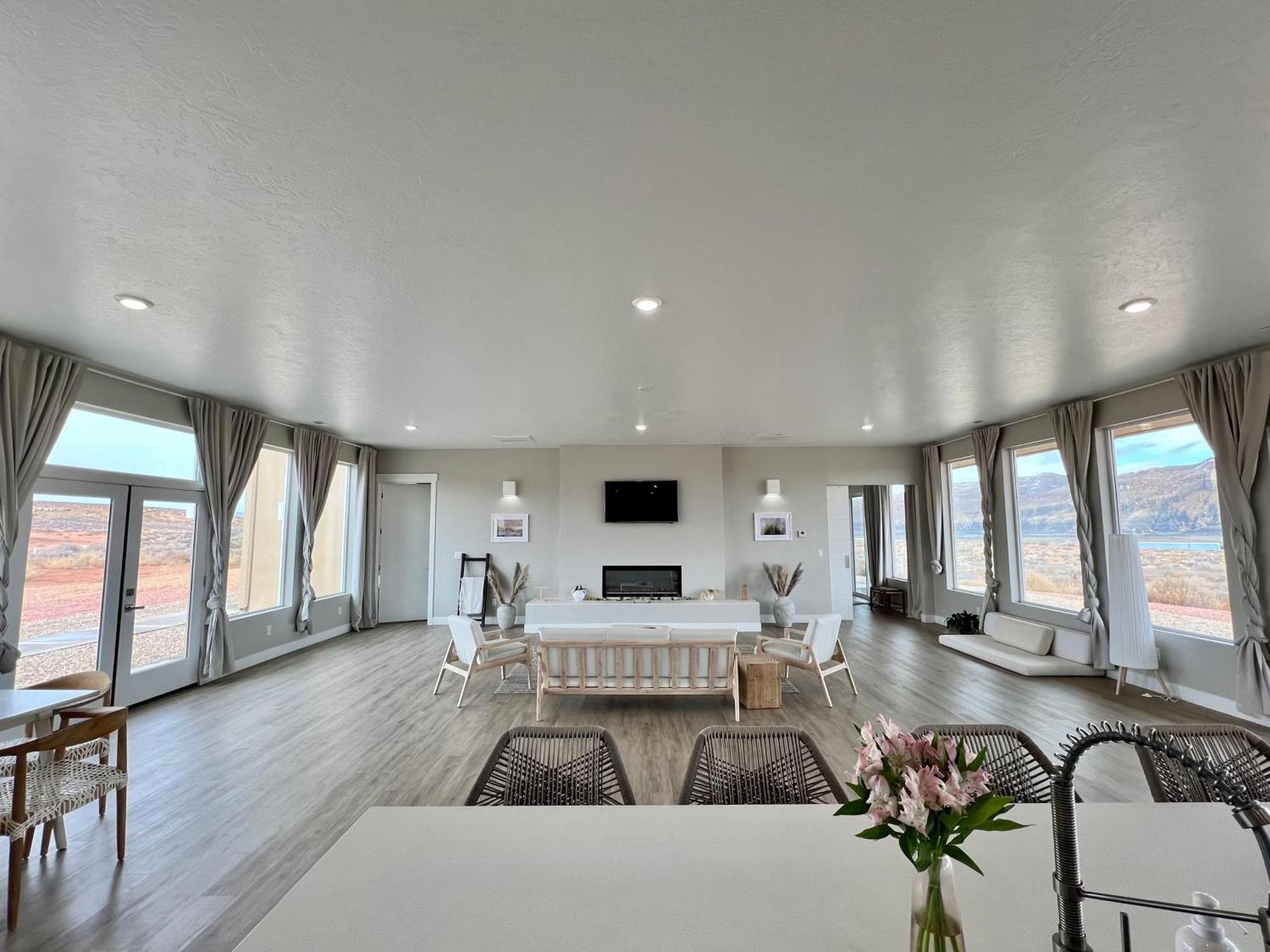 Canyon Oasis With Grand Mesa View