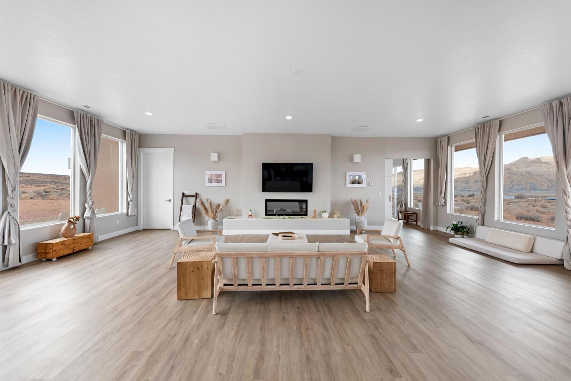 Canyon Oasis With Grand Mesa View